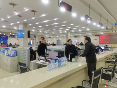【越·广水】市自然资源和规划局持续开展局长“坐窗口、走流程、优服务”专题活动
