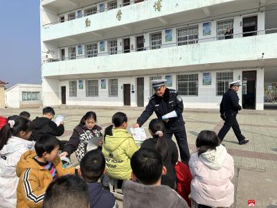 【阅·广水】广水市交警大队走进城郊北斗中心小学开展“交通安全第一课”活动