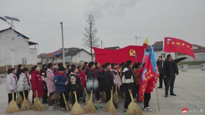 【悦·广水】李店镇中心小学开展“雷锋日·学雷锋”活动