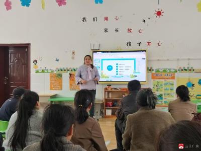 【阅·广水】‌家园携手，筑牢安全防线：骆店镇中心幼儿园开展春夏季安全家长会  