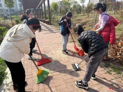 【悦·广水】长岭镇平林中心小学开展学雷锋志愿清扫活动