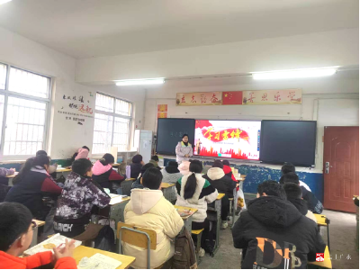 【阅·广水】骆店镇中心小学开展“学习雷锋好榜样”主题班会