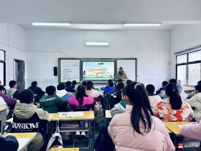 【阅·广水】蔡河镇中心小学开展交通安全主题班会活动