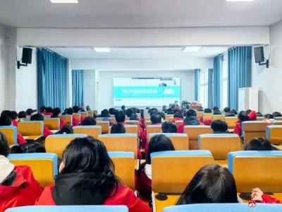 【越·广水】守护成长 远离烟草 —湖北正路职业学校开展法制宣传进校园活动