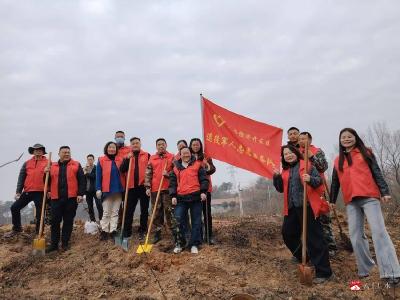【越·广水】开发区退役军人植树活动：播撒绿色希望，彰显军人本色