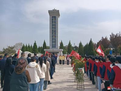 【阅·广水】关庙镇中心小学开展清明节祭扫烈士墓活动