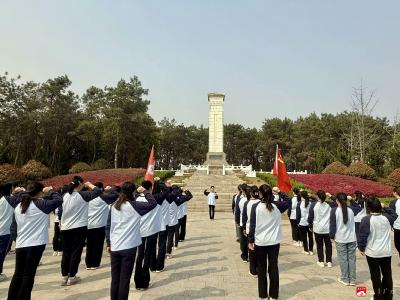 【阅•广水】清明追思铭初心 红色传承铸师魂  ——永阳幼儿园开展清明祭扫活动