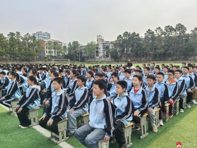 【阅·广水】筑牢校园安全防线——市师范附属学校举行法制安全报告会