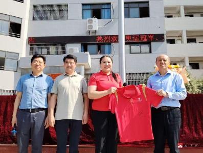 【阅·广水】奥运冠军走进市实验高中 励志演讲点燃高三学子梦
