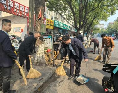 【学雷锋见行动】“洁”尽全力，教育局清洁家园“净”行时