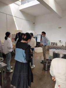 【阅·广水】“味”爱同行 共筑“食”光——广水市余店镇滨河学校举办食堂家长开放日活动