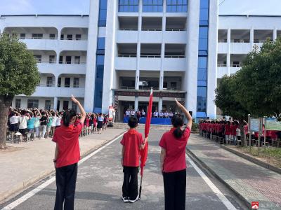 【阅·广水】骆店镇中心小学举行“牢记党的教导，争做强国少年”主题队日暨入队仪式