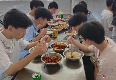 【阅·广水】"智慧食堂"托起青春"幸福餐盘"——广水四中数字化餐饮改革见闻