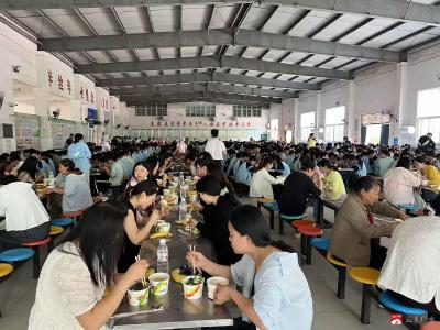 【悦·广水】家校携手，共筑舌尖上的安心 ——广水市方子学校“食堂欢迎您” 家长开放日