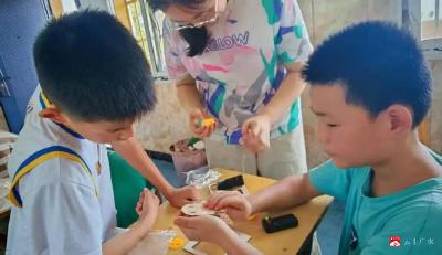 【越·广水】“零件+彩笔=？” 看乡村儿童的机器人创意之旅！