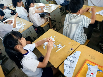 【越·广水】从造纸到写诗，孩子们用双手让传统与童心“撞”出火花
