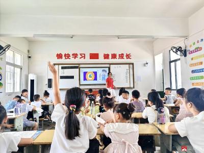 【阅·广水】趣味ABC，让单词活起来——广办三小驼子校区暑期英语课堂火热开场