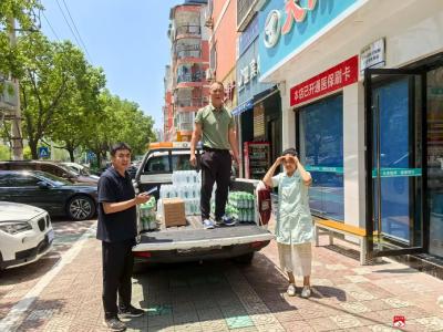【越·广水】烈日下的“清凉速递”——市医保局为环卫工人“降温”