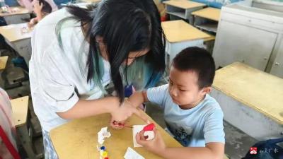 【越·广水】画笔舞童心，石膏绽芳华——湖大旅院学子为乡村孩子解锁艺术魔法