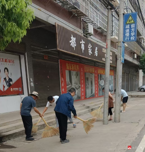李店镇“清洁家园”行动：党群携手绘就美丽乡村新画卷