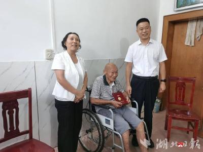 【越·广水】英雄不朽 精神永存——随州市走访慰问抗战老战士梅祖堂