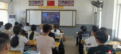 【越·广水】铭记烽火岁月，传承抗战精神——广水市骆店中学组织师生观看抗日战争暨世界反法西斯战争胜利 80 周年大会