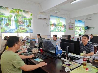 【越·广水】陈巷镇中心中学：观阅兵盛典，弘扬抗战精神