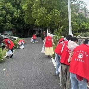 【越·广水】市民政局党员干部下沉包保镇办、社区开展清洁家园活动
