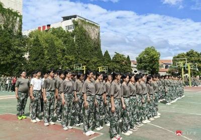 【越·广水】青春无畏烈日  磨砺彰显风采——市实验高中高一新生军训精神风貌纪实
