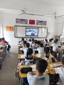 【越·广水】吴店镇中心小学师生共同观看抗战胜利  80周年纪念活动直播
