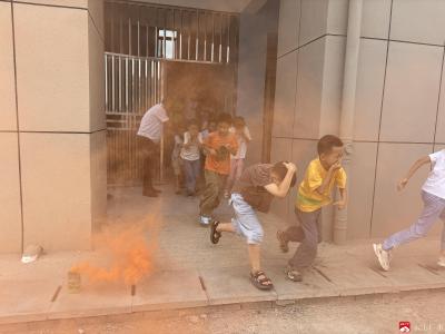 【越·广水】以演筑防，安全“童”行——长岭镇平林中心小学成功举行消防安全演练