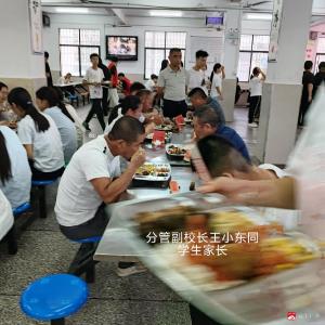 【越·广水】广水市职教中心育才高中：守护舌尖安全，传递校园温度