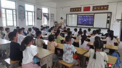 【越·广水】铭记历史  开创未来——太平镇中心小学组织全体师生观看阅兵仪式
