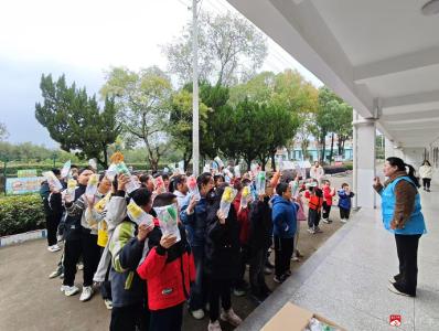 【越·广水】校园添新“饮”，爱心护成长——郝店镇关店中心小学联合广水市义工联开展公益活动