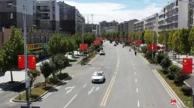 【越·广水】挂国旗 迎国庆 武胜关镇飘起“中国红”