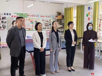 随州市妇联莅临十里中心中学调研指导
