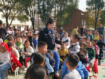 【越·广水】法制清风入校园，护航青春助成长  ——关庙镇中心小学举行“法制进校园”主题教育讲座