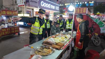 【悅·廣水】廣水城管柔性執法化解夜市占道難題