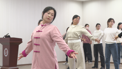 市中医医院八段锦青年夜校开课