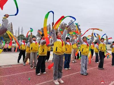 八一学校：活力赛场   逐梦童年