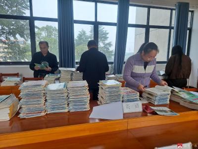 为“书包”减负，为教育正风  ——广水四中深入开展高中教辅材料专项整治行动