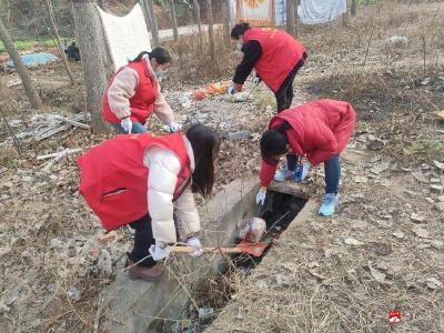 应山街道南关社区：清“癣”洁居焕新颜 元旦扫尘迎佳节