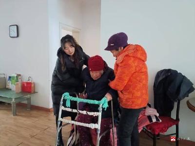 应山街道八一社区：足不出户办鉴定 上门服务暖人心