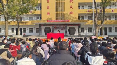 余店镇中心中学开展法律宣传讲座