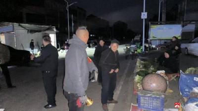 陈巷镇掀起集镇整治热潮：“清洁家园”齐行动，共绘宜居新画卷