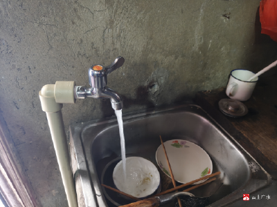 寒冬涌暖流 老兵展笑颜 ——余店镇五日速解抗美援朝老兵“用水难”