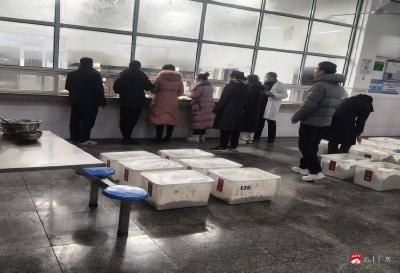 广办一小开展“家长开放日‘食堂欢迎您’”活动