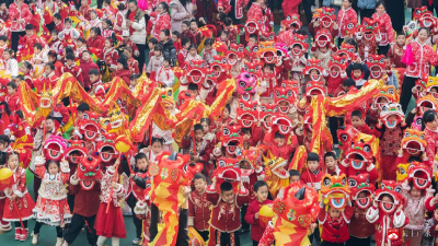 多彩非遗进校迎新，萌娃乐享文化年味