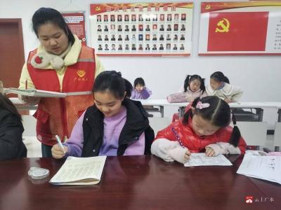 伙伴领航站“益智伴成长·欢乐聚童心”社区趣味多