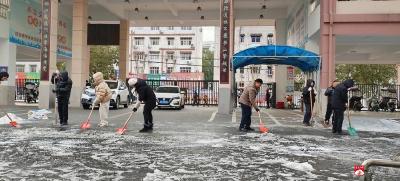 雪色映初心 实干暖校园——广水实小党员干部以雪为令筑牢安全防线